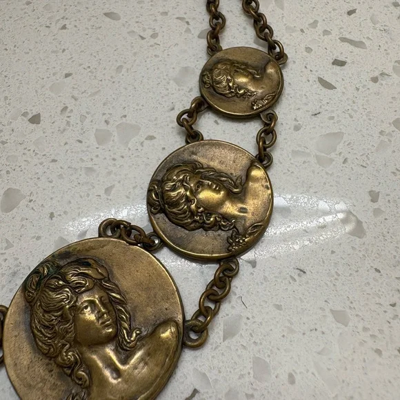 Gorgeous Vintage Brass Medallion Necklace - Picture 3 of 8